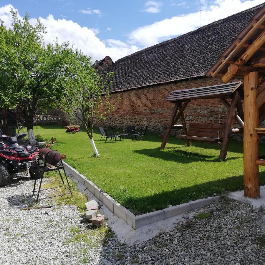 Pensjonat Casa Din Barcut Zewnętrze zdjęcie