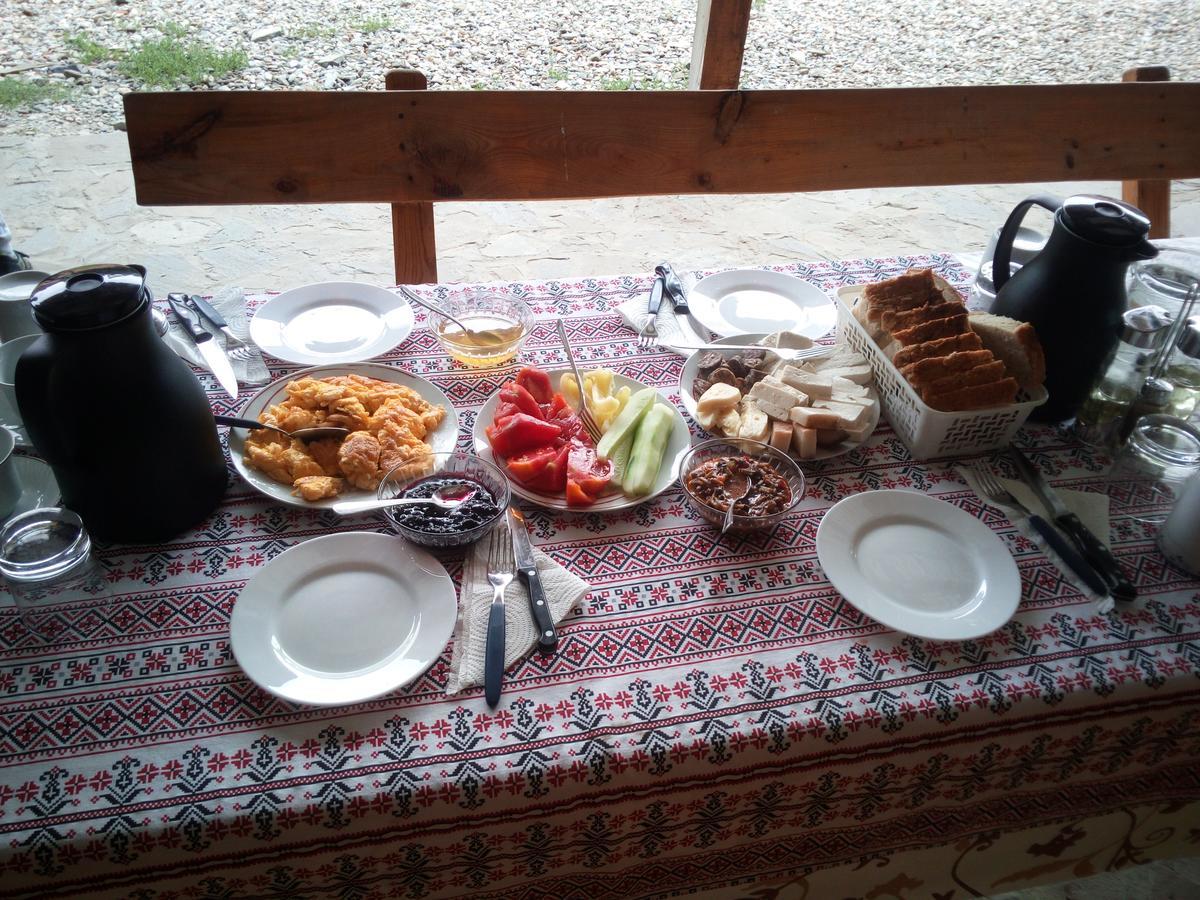 Pensjonat Casa Din Barcut Zewnętrze zdjęcie